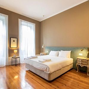 Guesthouse Bonjardim Suites By Lovelystay